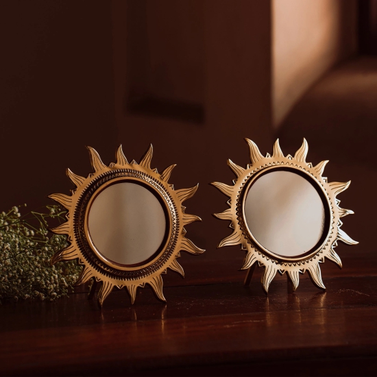 MIHIR - Sun Shaped Aranmula Kannadi | Metal Mirror with Back Stand-3.5 Inch