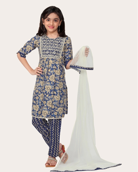 Girls Embrodrery Kurta with Bottom Dupatta set-Blue / 9 - 10 Years