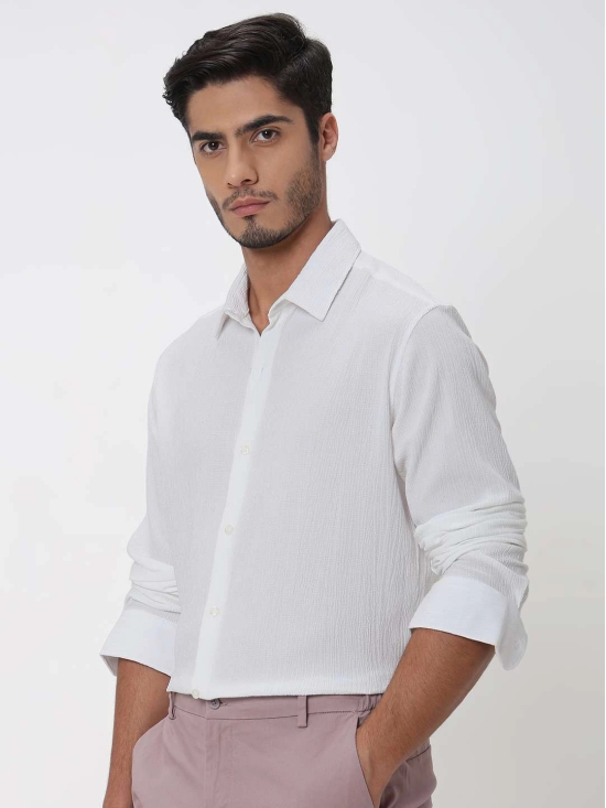 White Textured Plain Slim Fit Casual Shirt