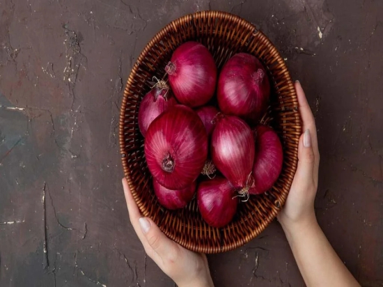 Organic Red Onion - Fresh from the Earth (200g)