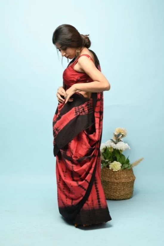 Plunging Waves Saree