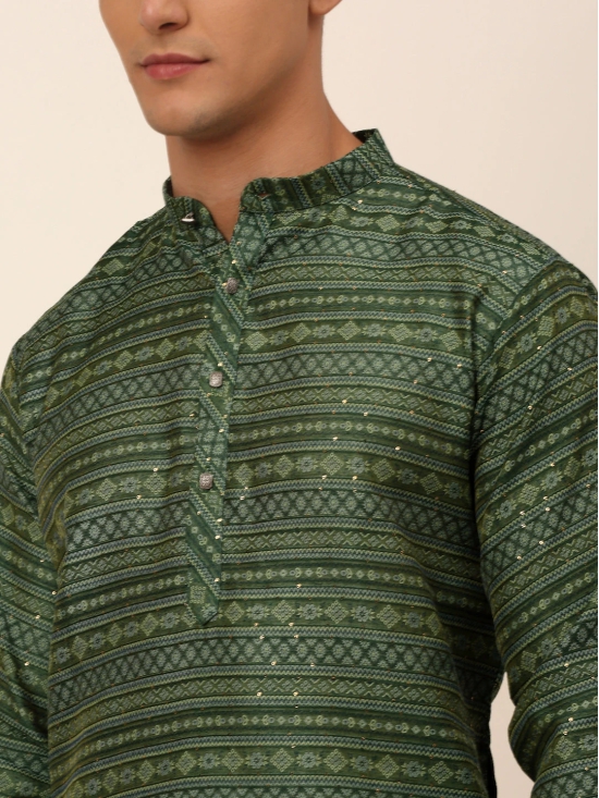 Men Sequinned Kurta with Churidar-XXL / Green