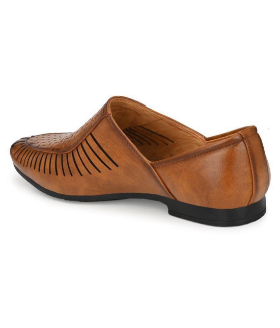 viv Lifestyle Tan Casual Shoes - 7