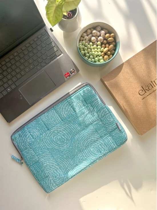 Sustainable Handmade Cotton Laptop Sleeve/Laptop Cover by Ekatra - Blue spiral