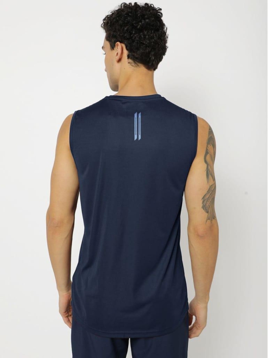 Men Navy Textured Sleeveless Sports T-shirt