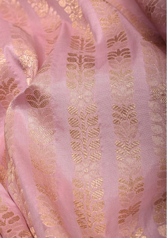 Unique Scalloped Borders Pure Brocade Banarasi Katan Silk Saree in Light PInk | SILK MARK CERTIFIED