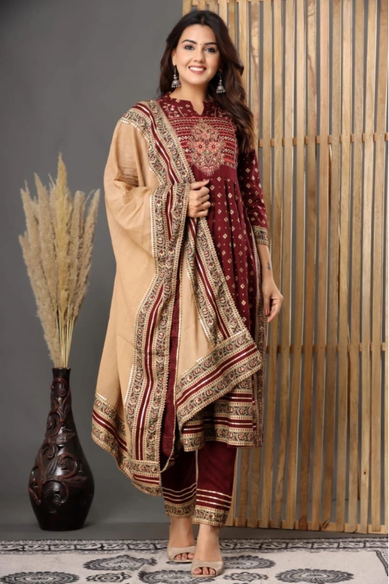 Latest Women Kurta Sets-L / Maroon