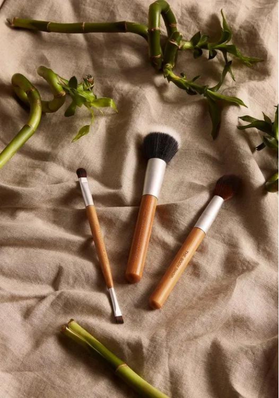 Fresh Nude Foundation Brush 1 Pc