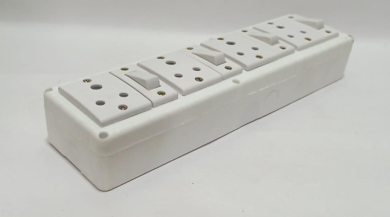 6A 4 Sockets (3 Pin Socket) & 4 Switch (Straight) Extension Box with 6A Plug & 20m Wire