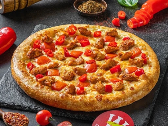 Tandoori Chicken Pizza Pie