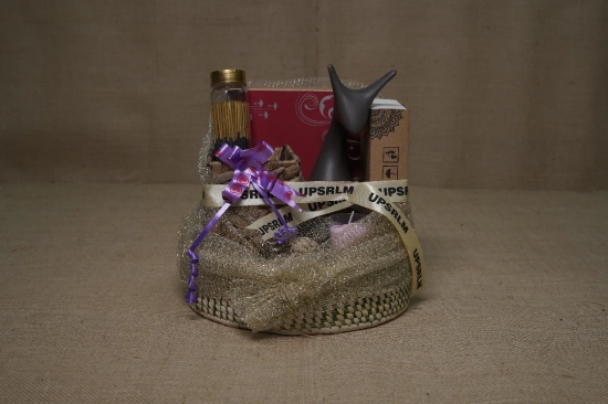 Zari Grandeur Hamper