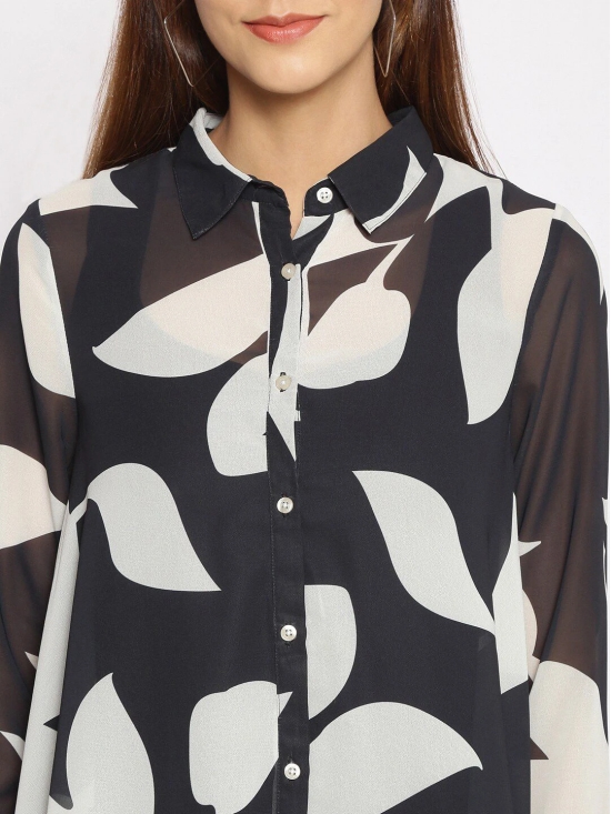 Oxolloxo Women Black & White Printed Button Shrug