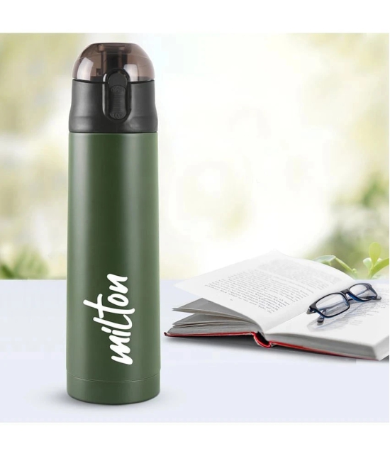 Milton - New Crown 900 black Green Water Bottle 750 mL ( Set of 1 ) - Green