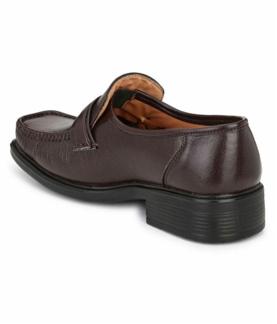 Fentacia Slip On Non-Leather Brown Formal Shoes - None