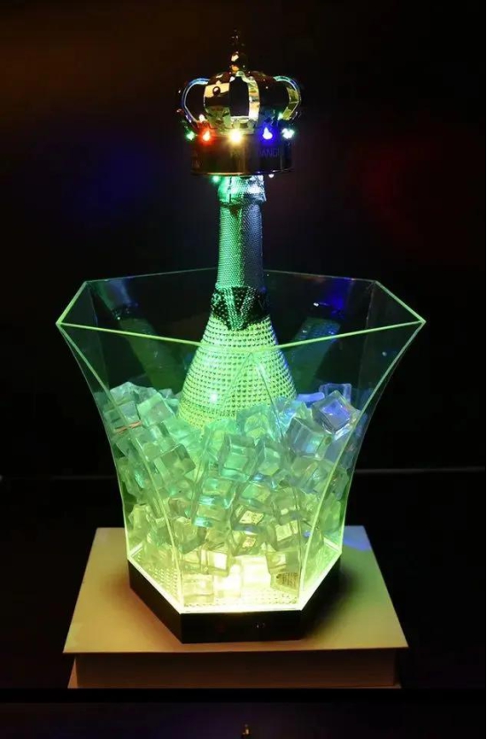 DIAMOND LED ICE BUCKET