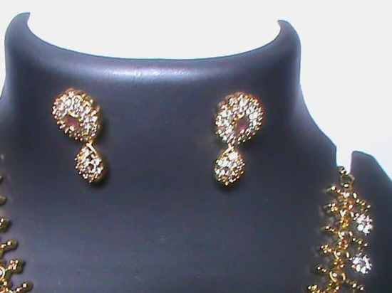 Stunning Gold-Plated Necklace Set with White Stones