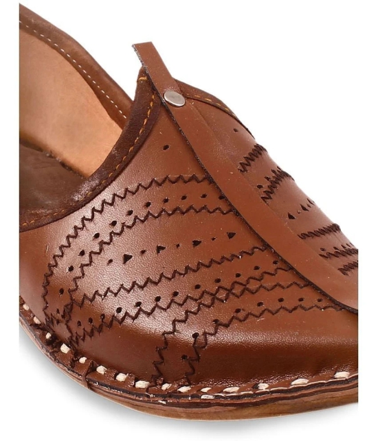 Apratim Brown Mens Jutti - None