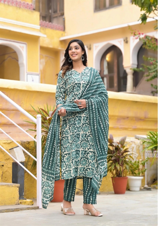 Women Straight Block Printed Kurta and Pant Set with Dupatta in Beautiful Color-L