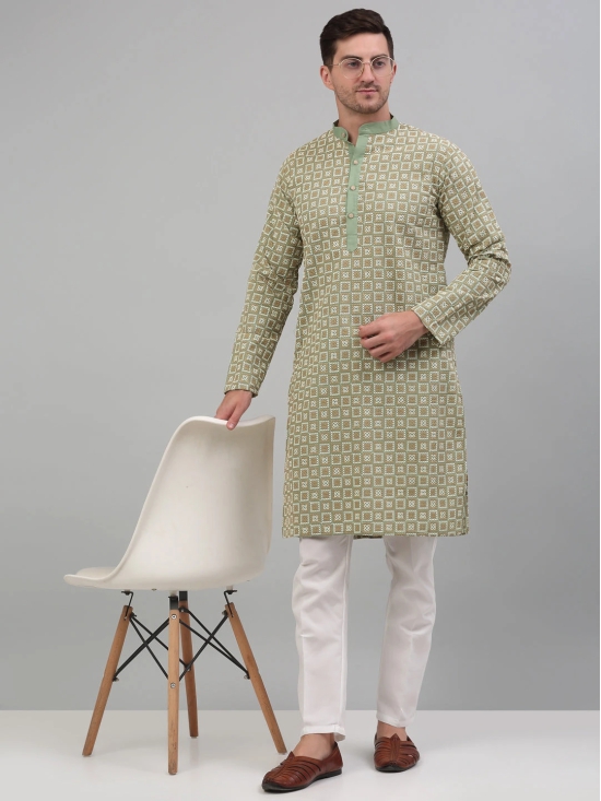 Men's Green Embroidered Kurta with Pyjama.-S / Green