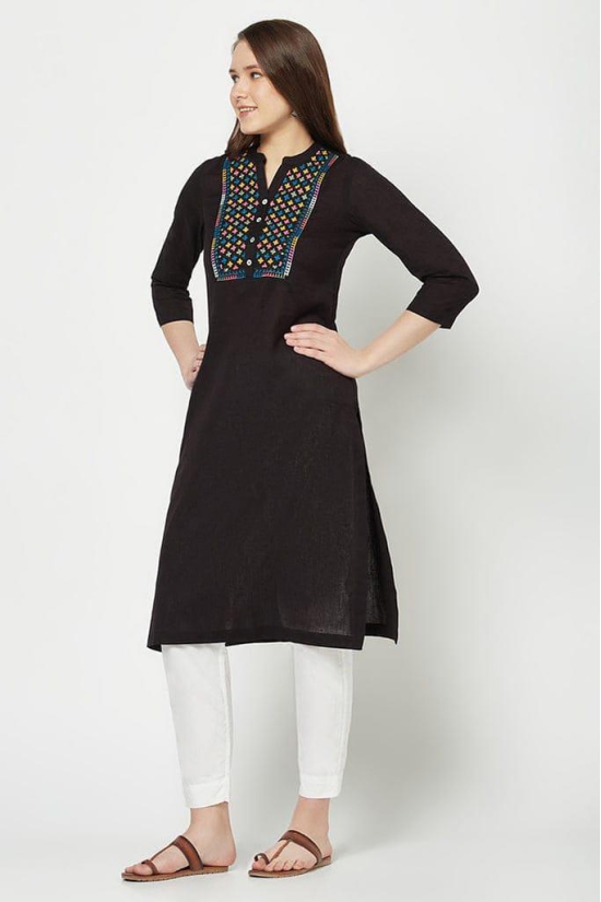 Black Embroidered Straight Kurta