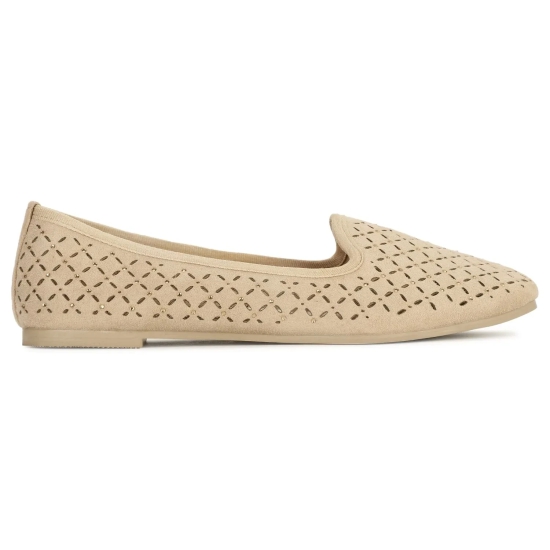 Bata Beige Ladies Closed For Women BEIGE size 8