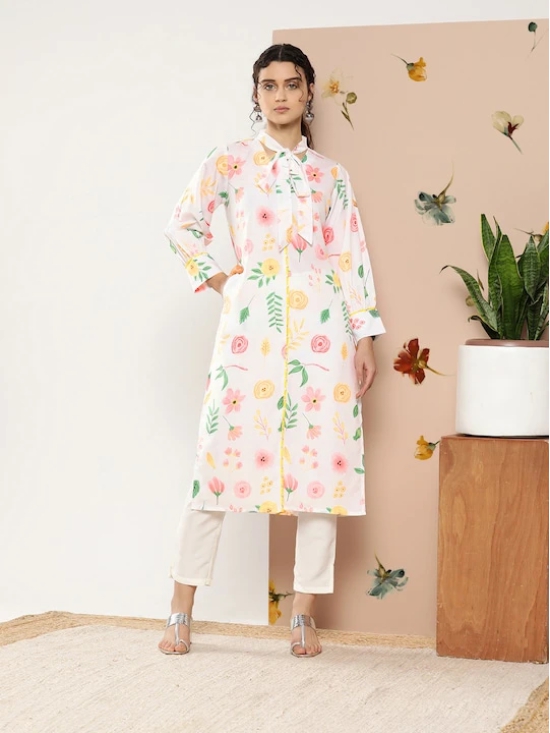 Women White & Pink Floral Printed Floral Crepe Kurta