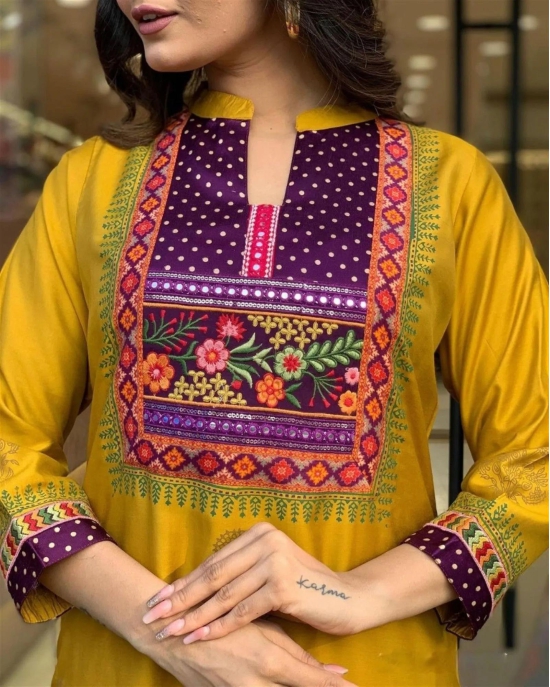 Women Embroidered Straight Kurta Set with Dupatta-XL