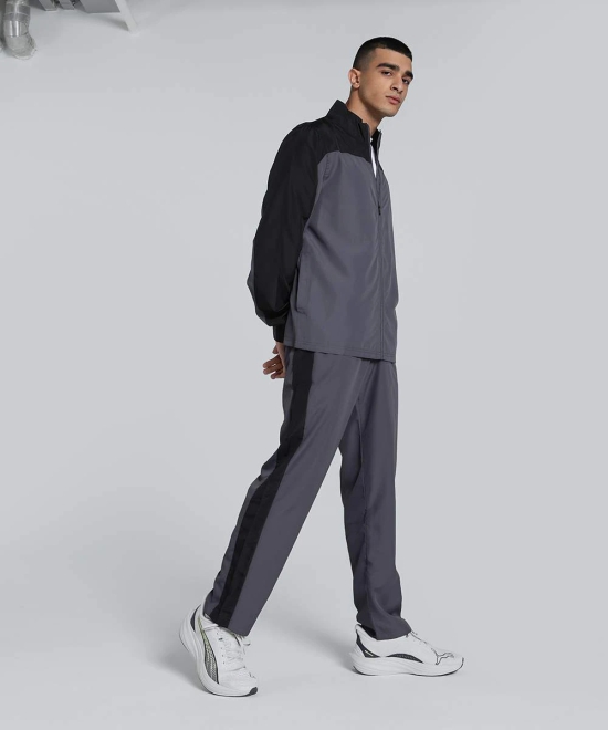 Train Favorite Mens Regular Fit Tracksuit