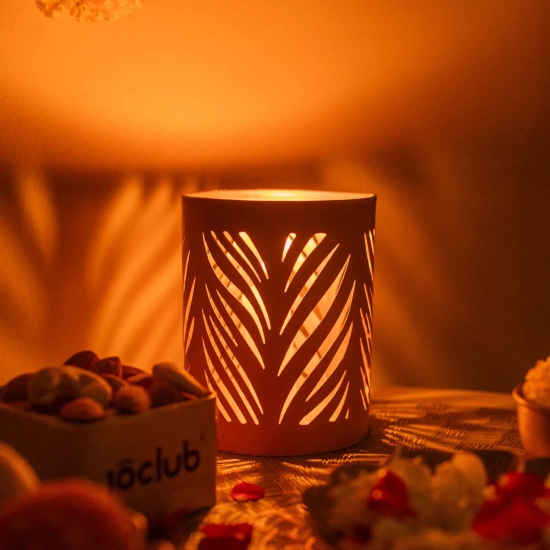 Jaali Leaf Metal Candle Holder Peach