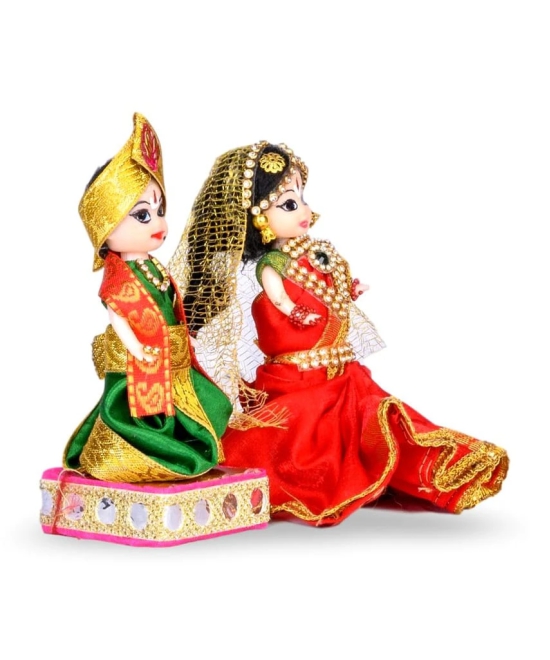 Traditional Indian Wedding Couple Dolls.