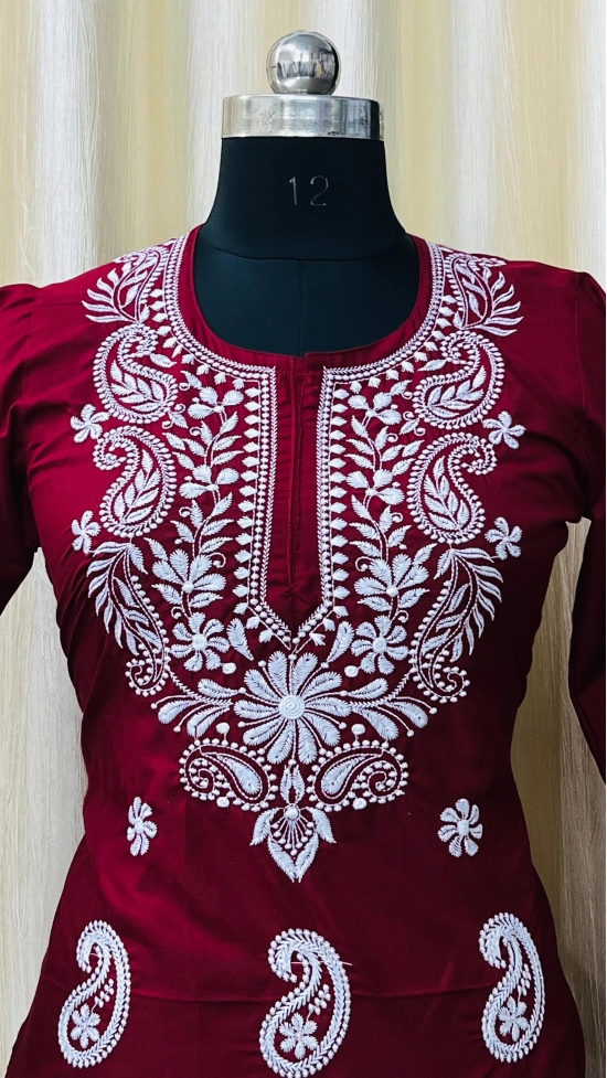 WOMEN KURTI-42 / MAROON / STRAIGHT KURTI