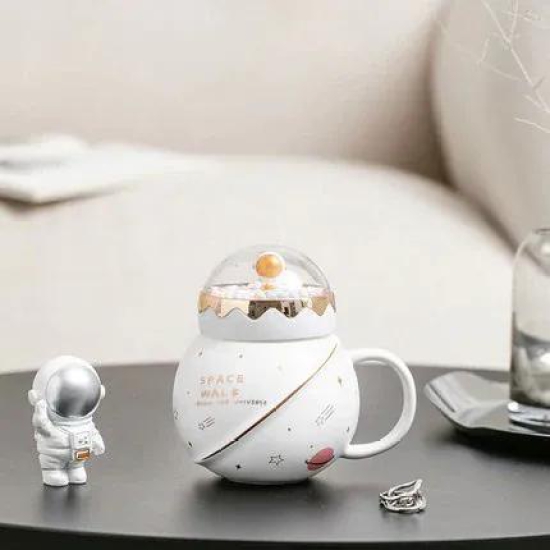 3D Astronaut Planet Mug with Playing Lid