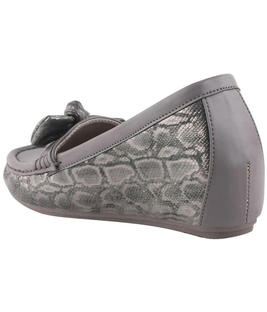 Shoetopia Light Grey Womens Loafers - None