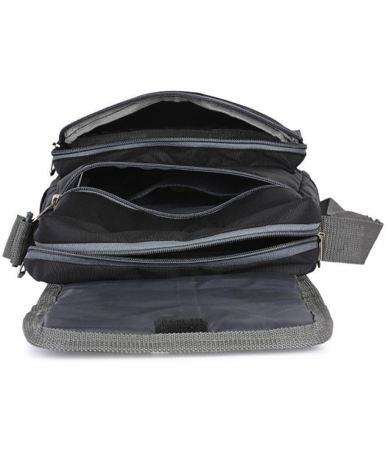 ShoeRise Black Solid Messenger Bag - Black