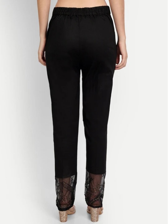 Women Black Solid Regular Fit Trouser