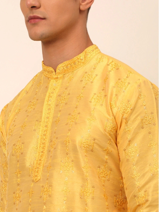 Men's Silk Blend Collar Embroidered Kurta Pyjama Set-XL / Yellow