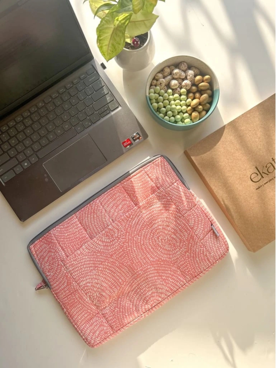 Sustainable Handmade Cotton Laptop Sleeve/Laptop Cover by Ekatra - Pink spiral