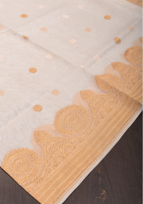 Off White Exquisite Banarasi Kora Silk Saree with Zari Motifs with kadhuwa weave | SILK MARK CERTIFIED