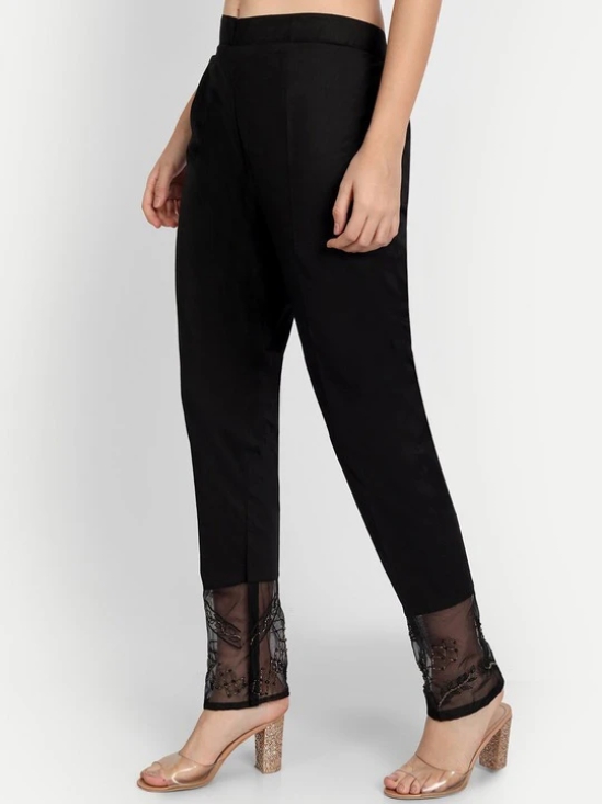 Women Black Solid Regular Fit Trouser