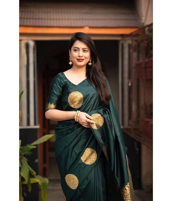 A TO Z CART Banarasi Silk Embellished Saree With Blouse Piece - Green ( Pack of 1 ) - Green