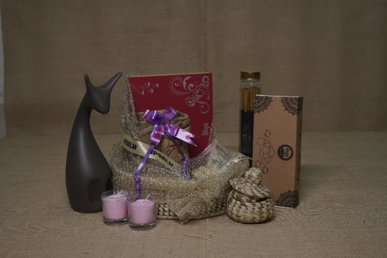 Zari Grandeur Hamper