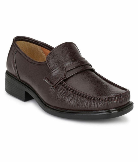 Fentacia Slip On Non-Leather Brown Formal Shoes - None