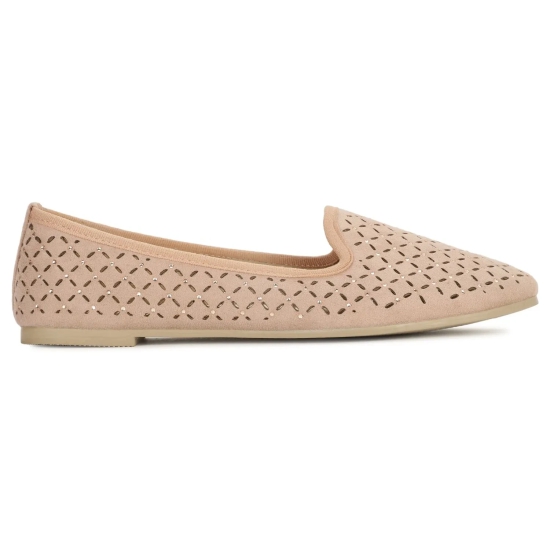 Bata Nude Ladies Closed For Women NUDE size 8