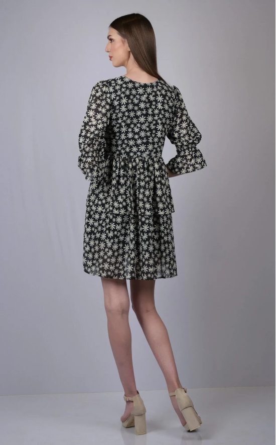 OWO THE LABEL Black star print fit & flare dress (OTL-DRS1003)-Black / M