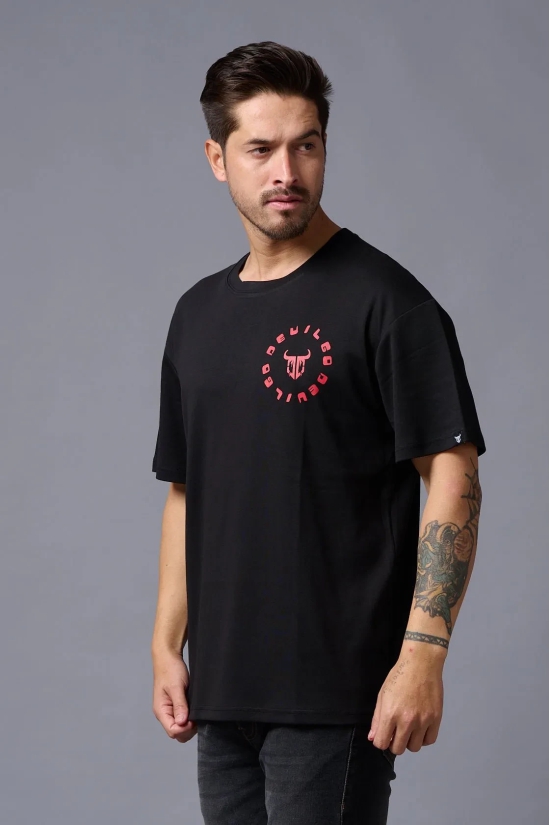 Never Give Up (in Red) Printed Black Oversized T-Shirt for Men L