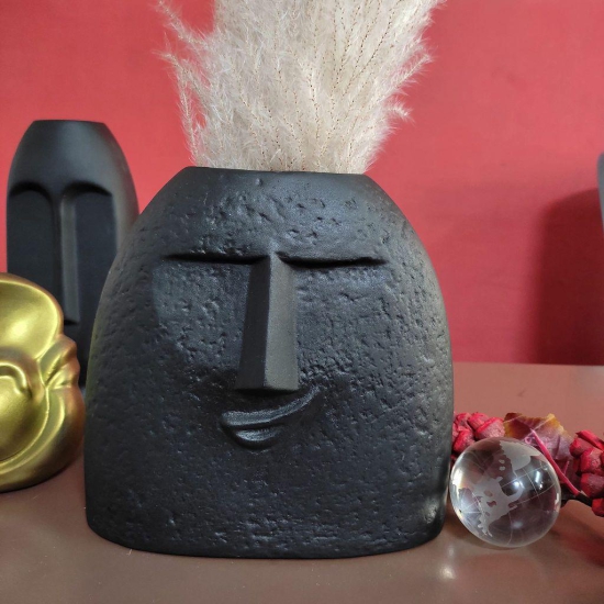 DZIGN Vase, Flower Vase for Home Decor, Smiling Face Vase 8 Inches, Vase for Living Room & Home D?cor, Textured Finish Vase, Matt Black Vase