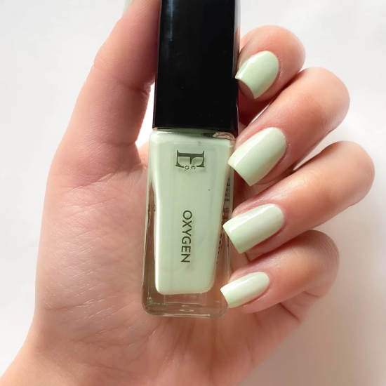 OXYGEN NAIL POLISH