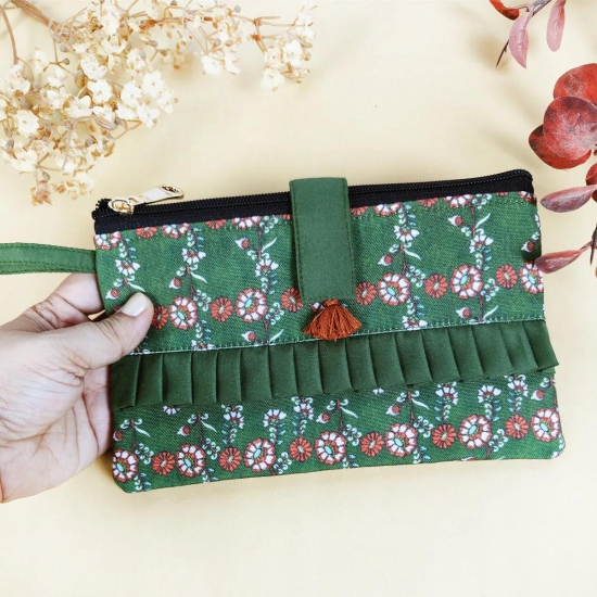 Pleated wallet- kalamkari Green