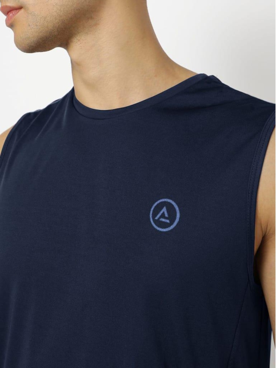 Men Navy Textured Sleeveless Sports T-shirt