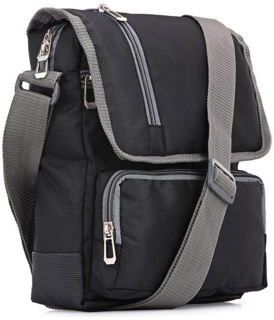 ShoeRise Black Solid Messenger Bag - Black